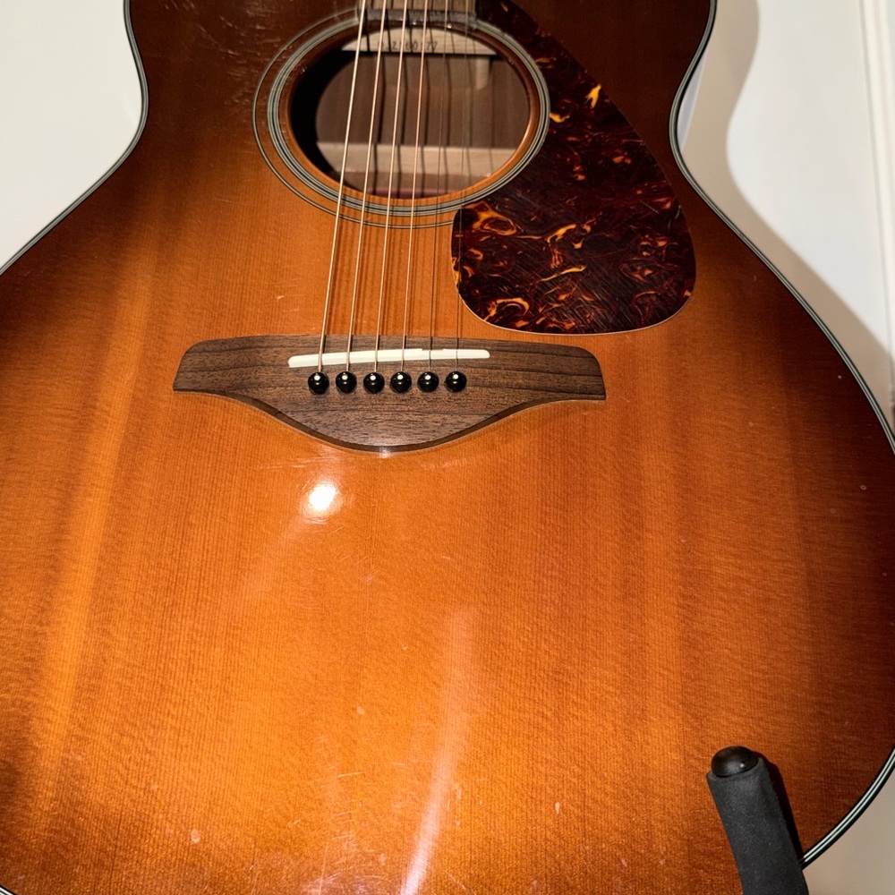 Yamaha FS700S Acoustic Guitar with Spruce Top - Picture 5 of 12